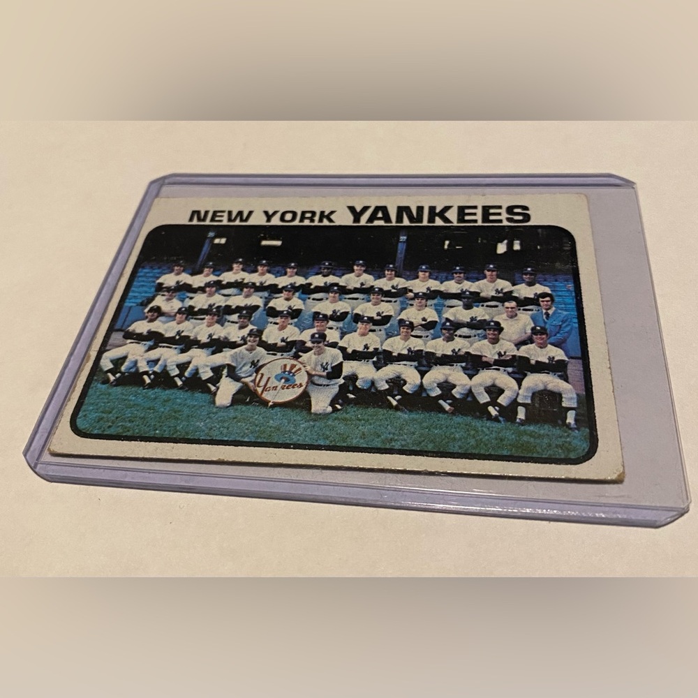 New York Yankees Team Card 1973 Topps Baseball Card # 556 Vintage Collectible